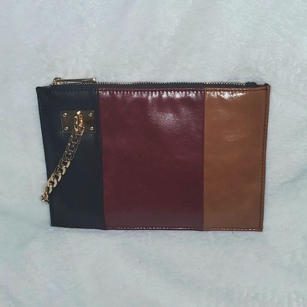NWOT Sondra Roberts Squared Large Wristlet Clutch